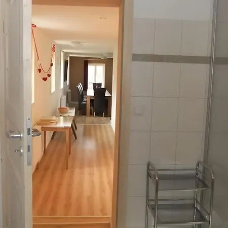 Fuer 12 Personen 180 M² تانه